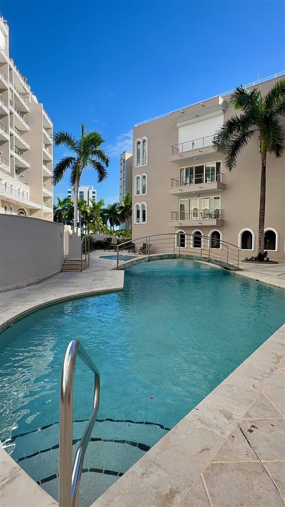 Rainbow SXM Beach Rentals (48)