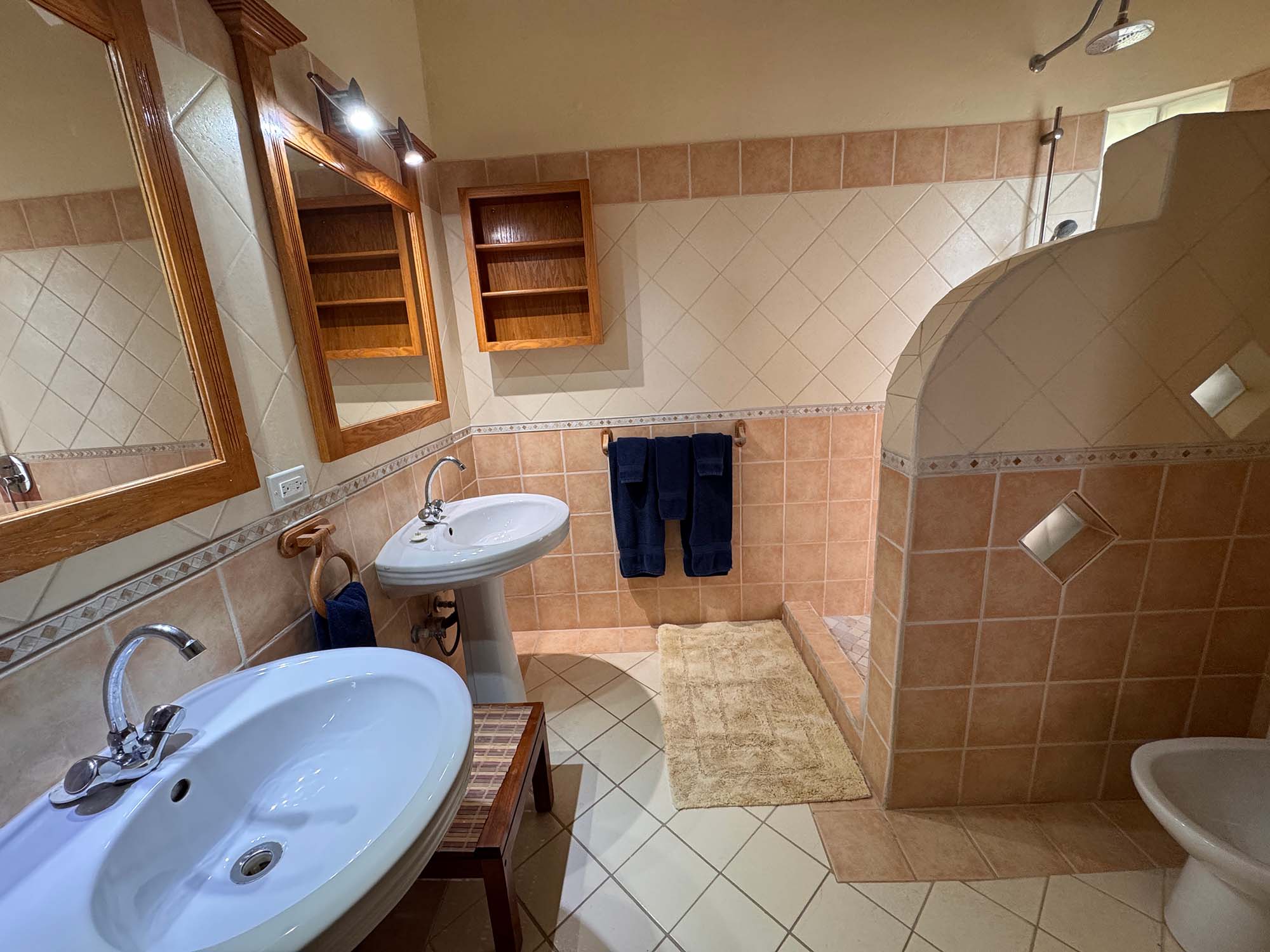 villa-jade-bathroom-1