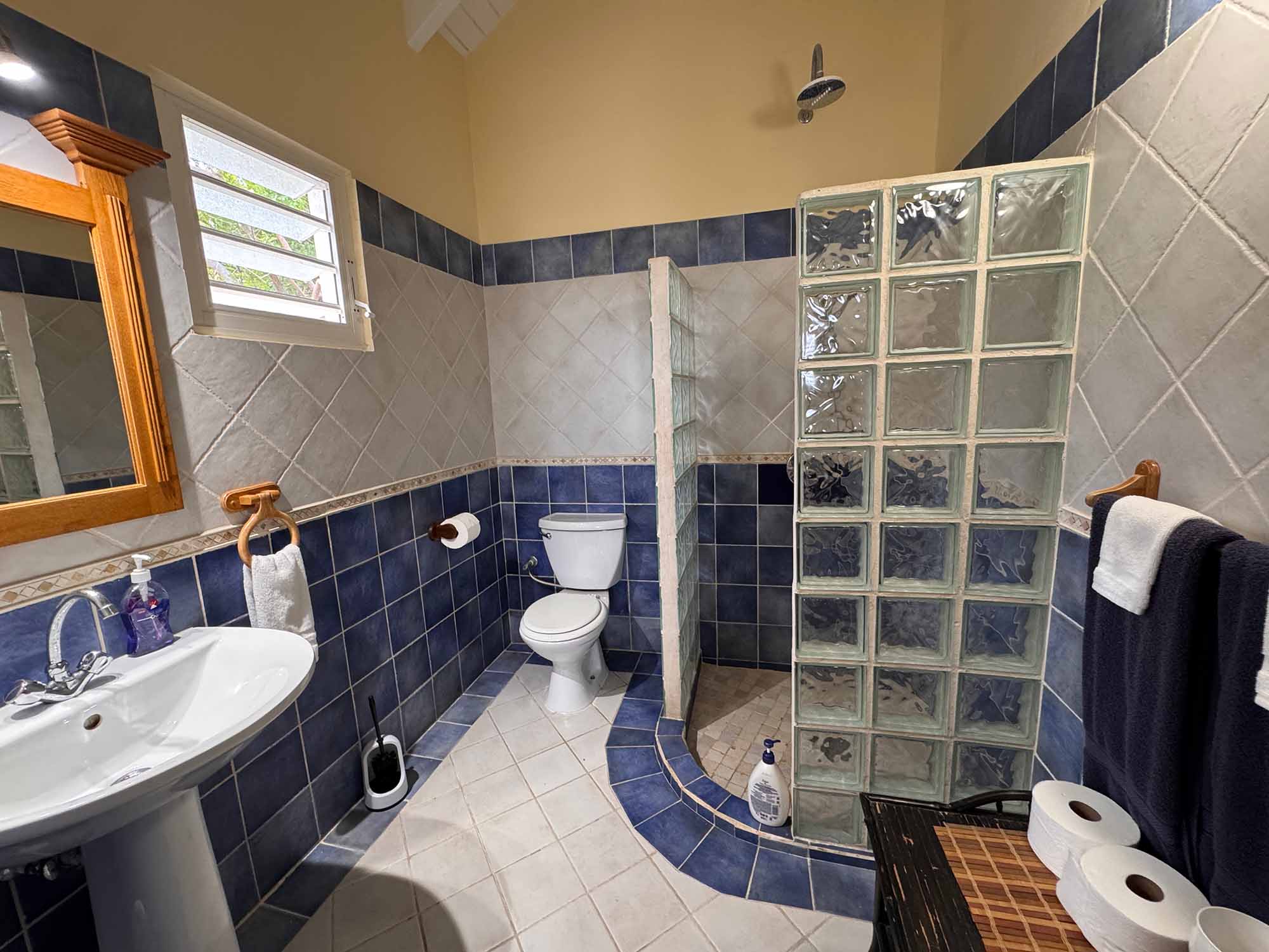 villa-jade-bathroom-2