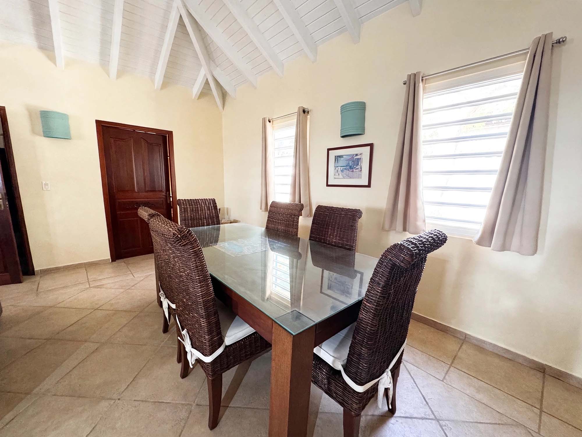 villa-jade-dining