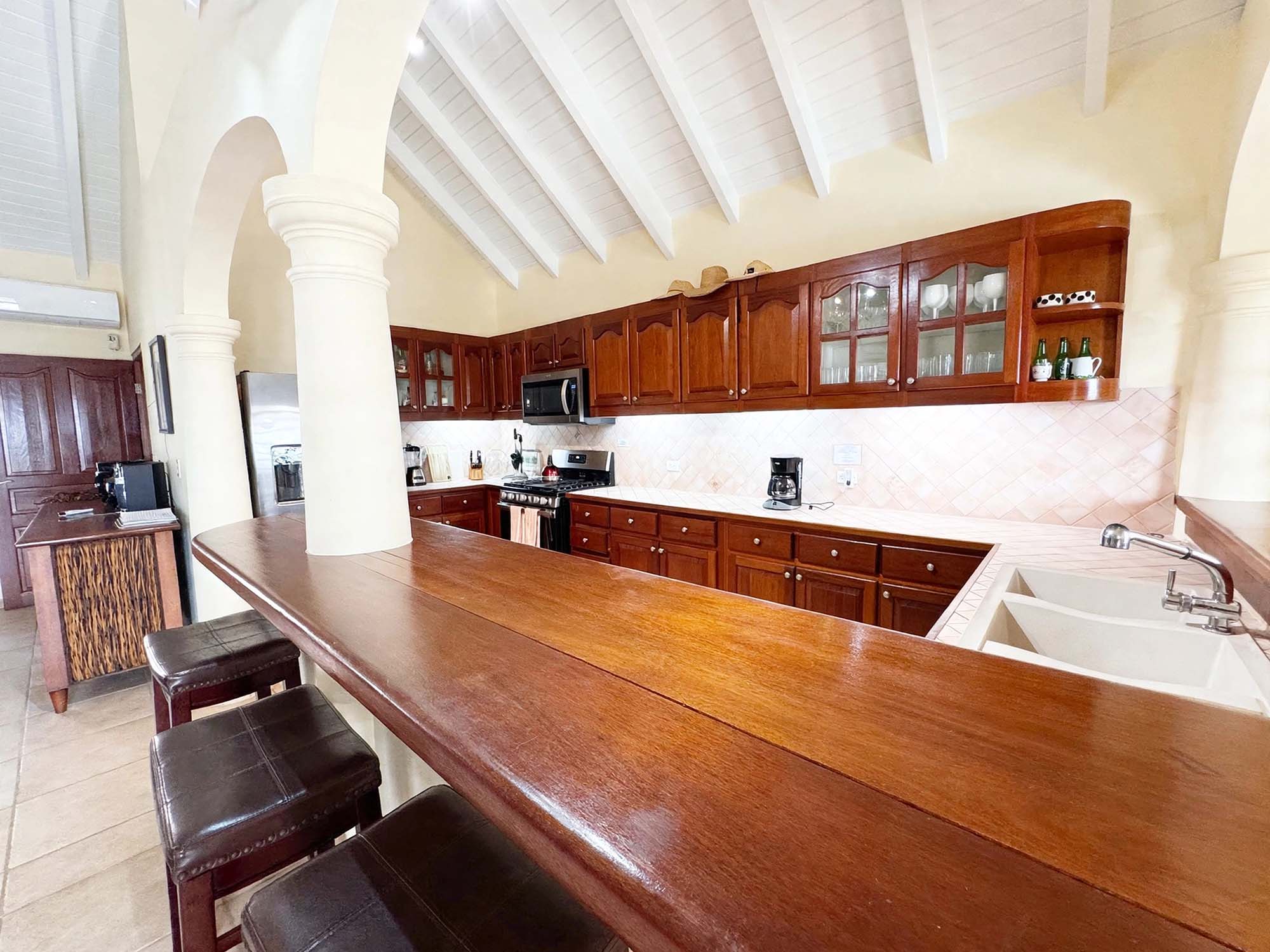 villa-jade-kitchen