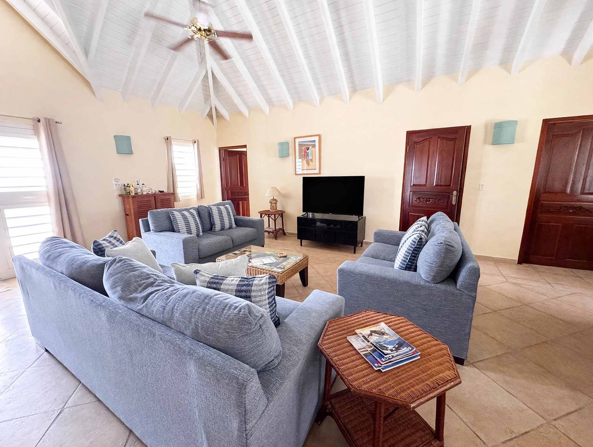 villa-jade-living-2
